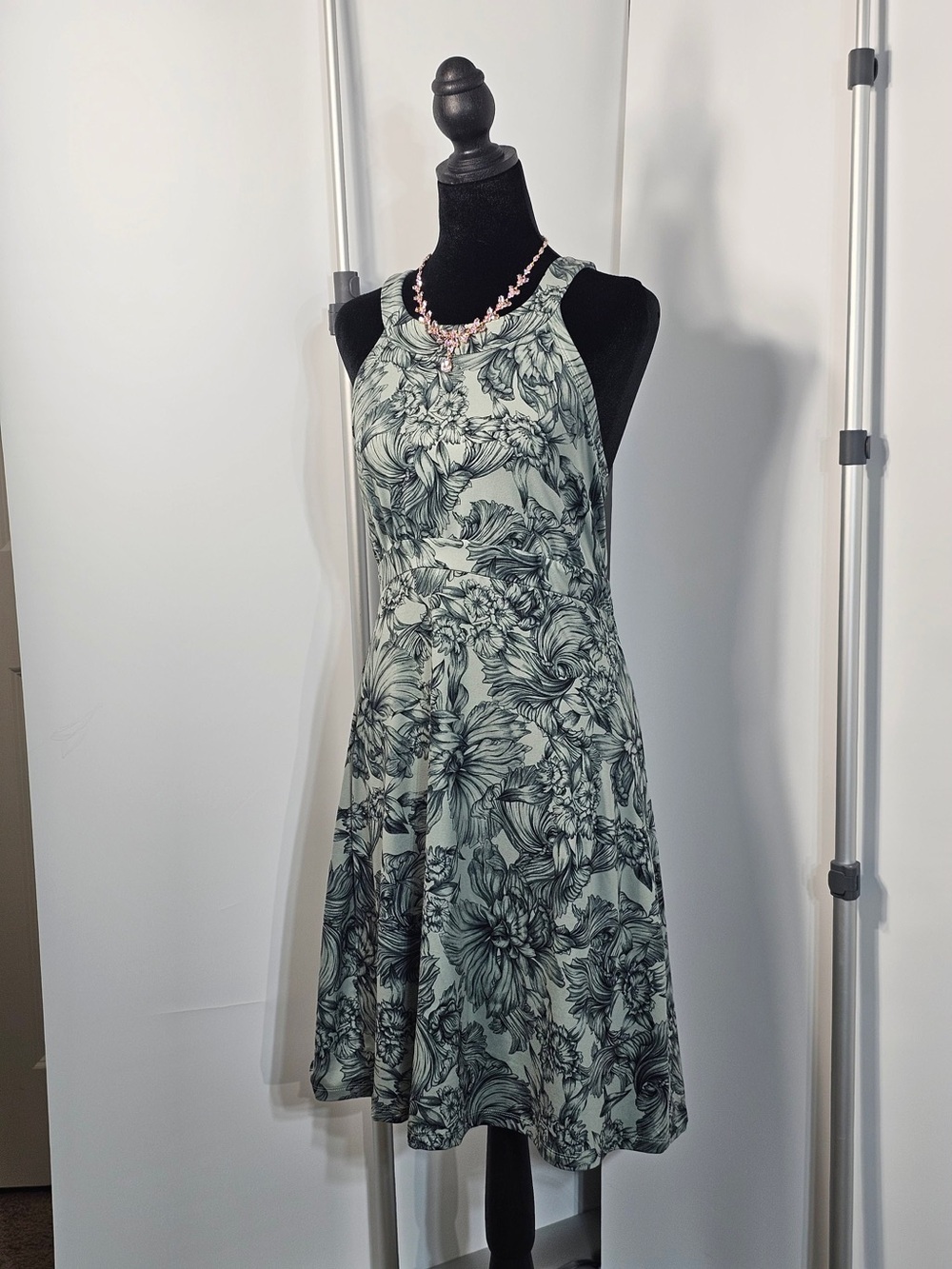 #276 Balance Collection Sage Green Botanical Floral Sleeveless Midi Dress Small